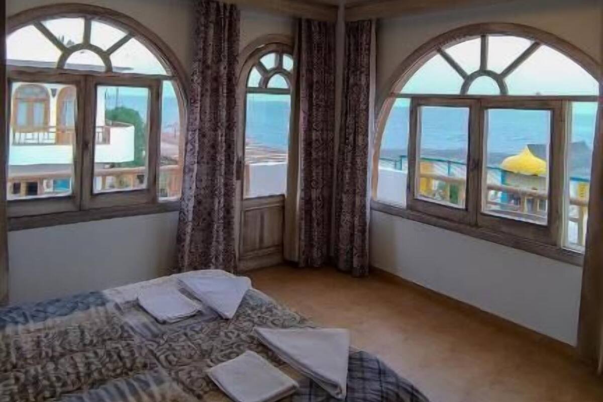 Habitación doble, 1 cama doble, vistas al mar | Caja fuerte, wifi gratis, ropa de cama