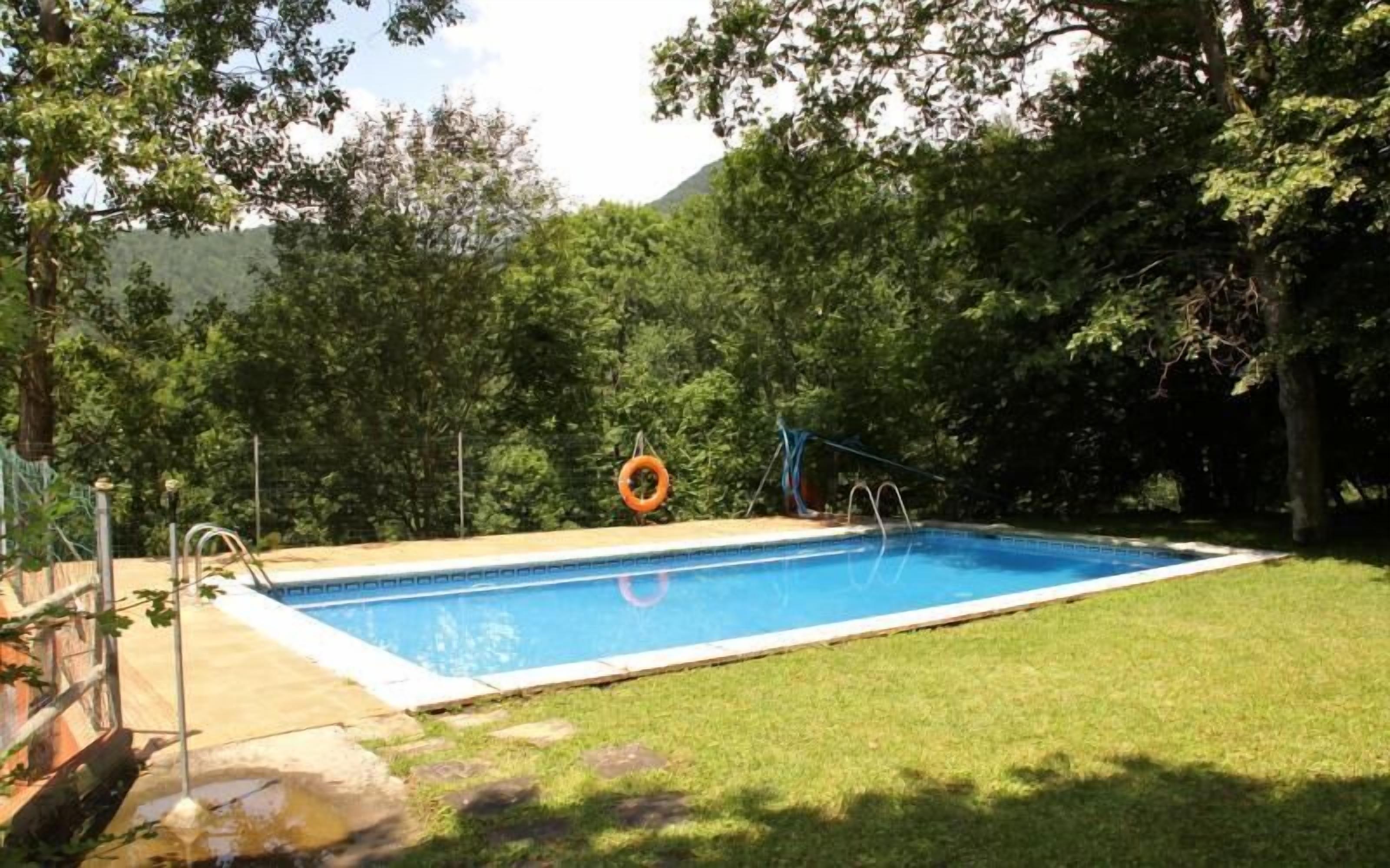 Hồ bơi ngoài trời phục vụ theo mùa 