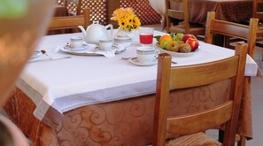 Frukost mot avgift