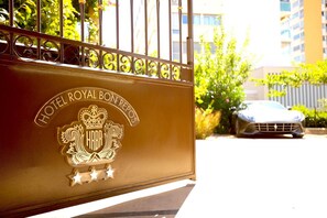 Façana frontal de l'allotjament