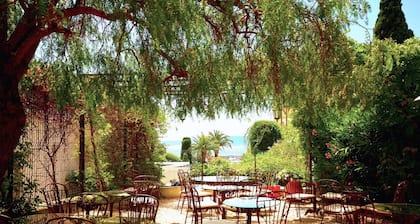 Hotel Royal Bon Repos