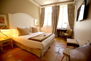 Prestige Room | Premium bedding, minibar, in-room safe, desk