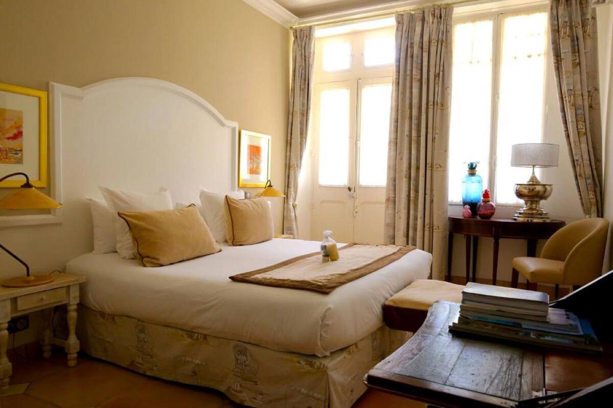 Room, Accessible | Premium bedding, minibar, in-room safe, desk