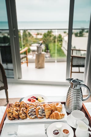 Tägliches großes Frühstück gegen Gebühr