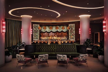 Hotel entrance and lobby at Nautilus Sonesta Miami Beach
