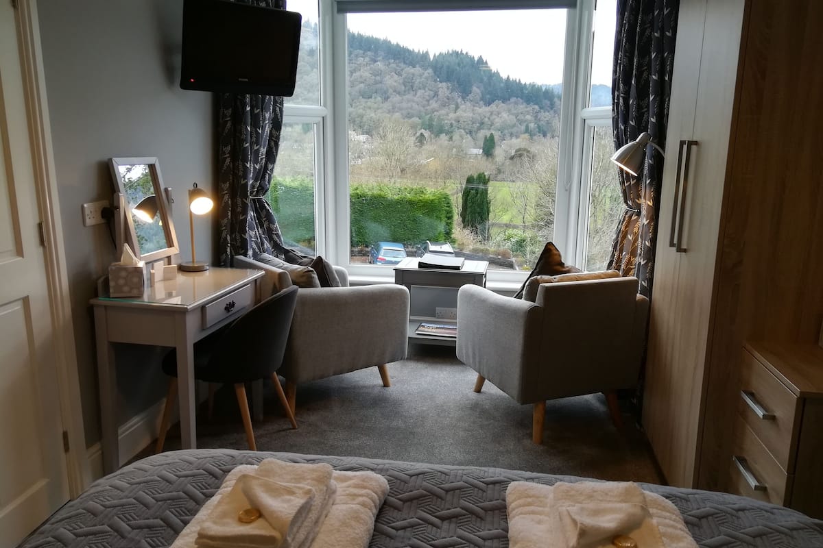 Double Room, 1 King Bed (Room 1) | Iron/ironing board, WiFi (free), bed sheets