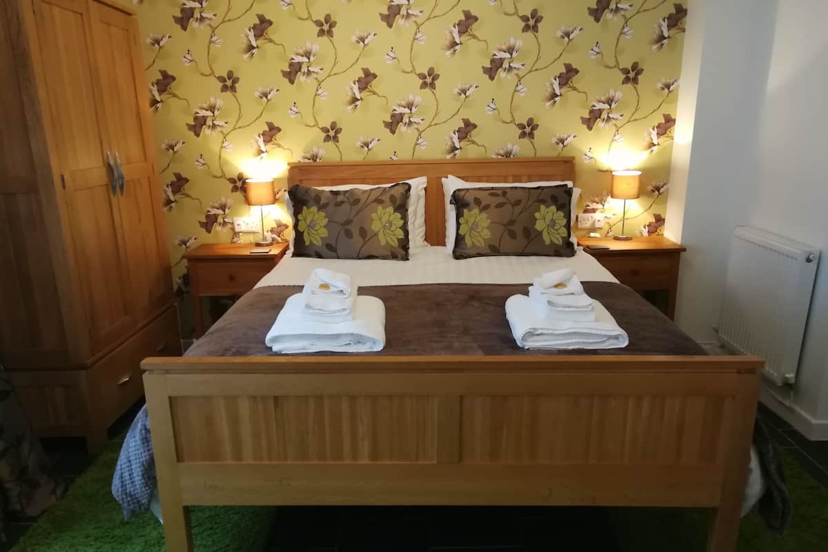 Double Room, Ground Floor (Room 9) | Iron/ironing board, WiFi (free), bed sheets