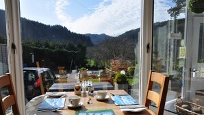 Breakfast area - Aberconwy House (Betws-Y-Coed)
