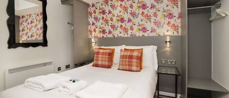 No1 (1-bed, Ground Floor) | Individually decorated, individually furnished, iron/ironing board