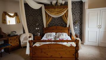 Honeymoon Room | Free WiFi