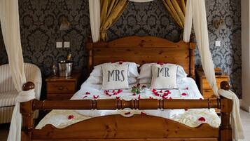 Honeymoon Room | Free WiFi