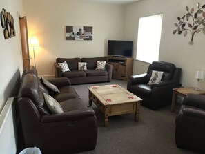 家庭公寓, 2 间卧室 (Apartment 4 sleeps 7) | 客厅 | 平板电视、DVD 播放器