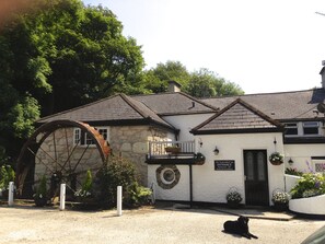 Front of property - The Waterwheel Inn (St Austell)