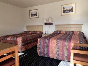 Standard Room, 2 Double Beds | Desk, free WiFi, bed sheets - Surrey Motel (Ottawa)