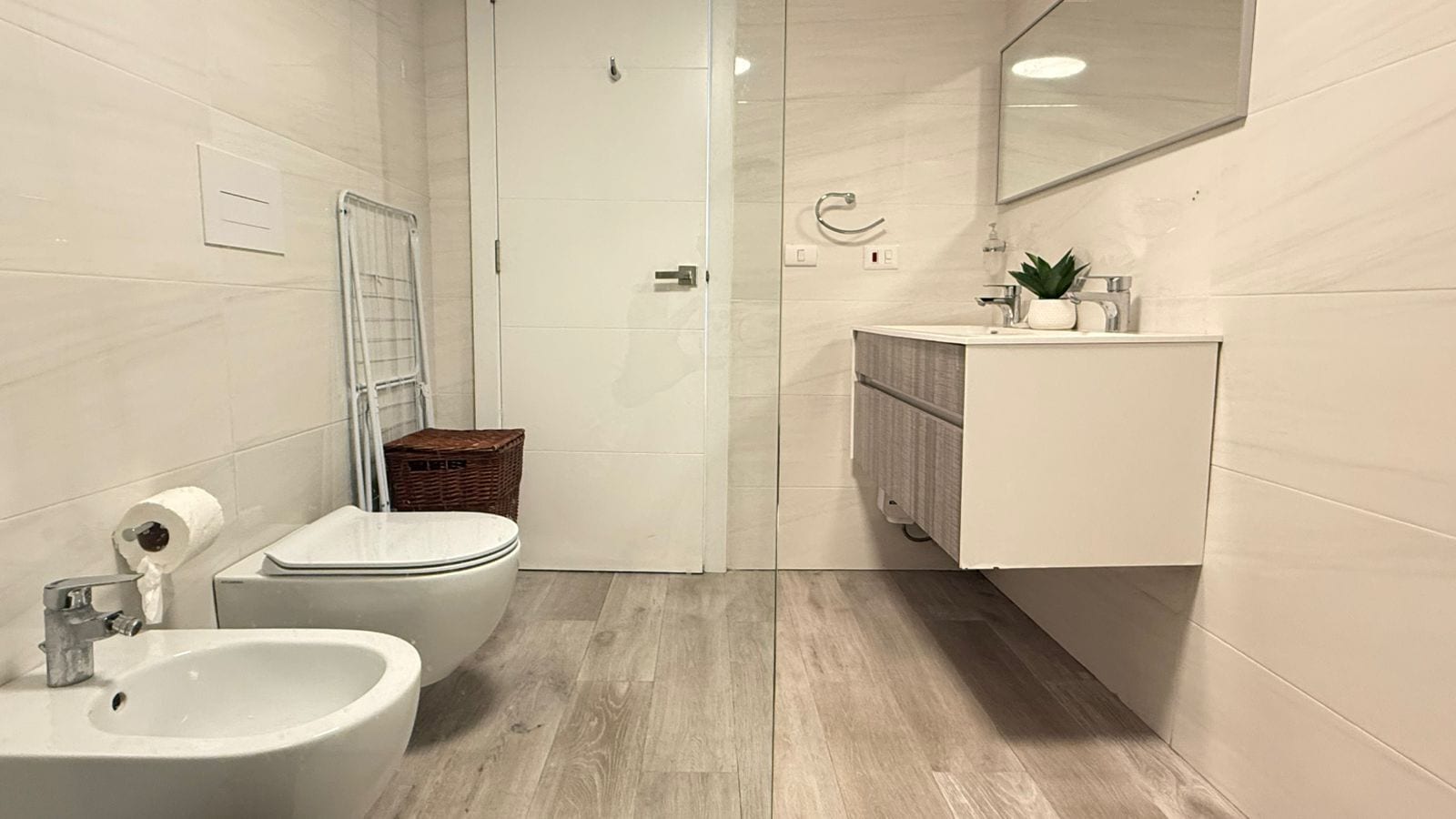 Photo - TRACADERO Beach Club & Holidays Rentals