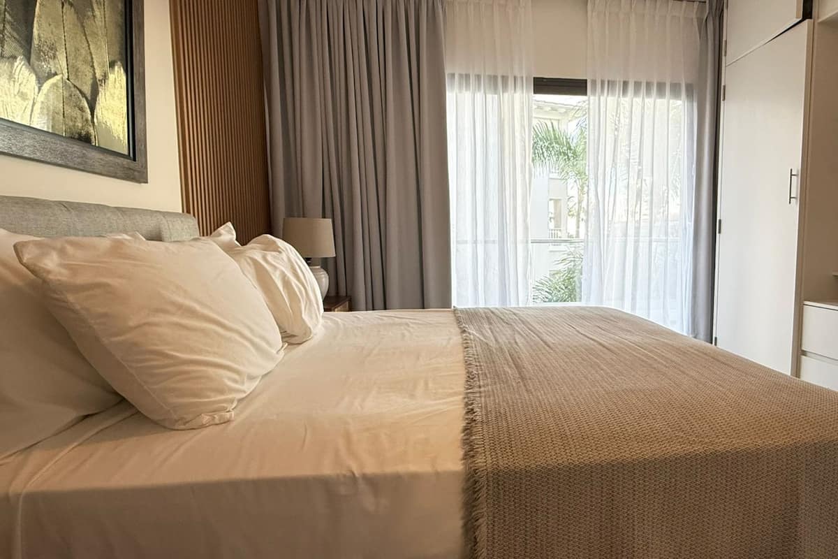 Deluxe Room, 1 Queen Bed | Down duvets, minibar, in-room safe, individually decorated