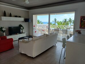 Living area - TRACADERO Beach Club and Holidays Rentals (San Rafael del Yuma)