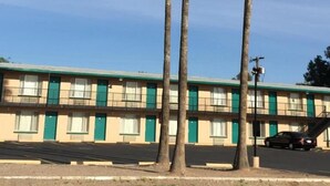 Unclassified image, 3 of 25, button - Amazon Motel (Tucson)