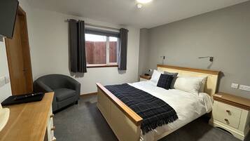 Standard Double Room | Free cots/infant beds, free WiFi, bed sheets