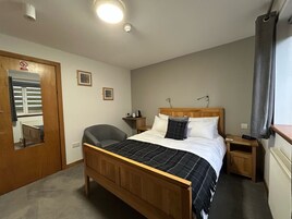 Cunas gratuitas, wifi gratis y ropa de cama 