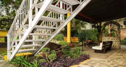 Ayenda Meson del Rio