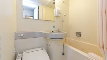 Bañera con ducha, bañera profunda, artículos de tocador gratuitos