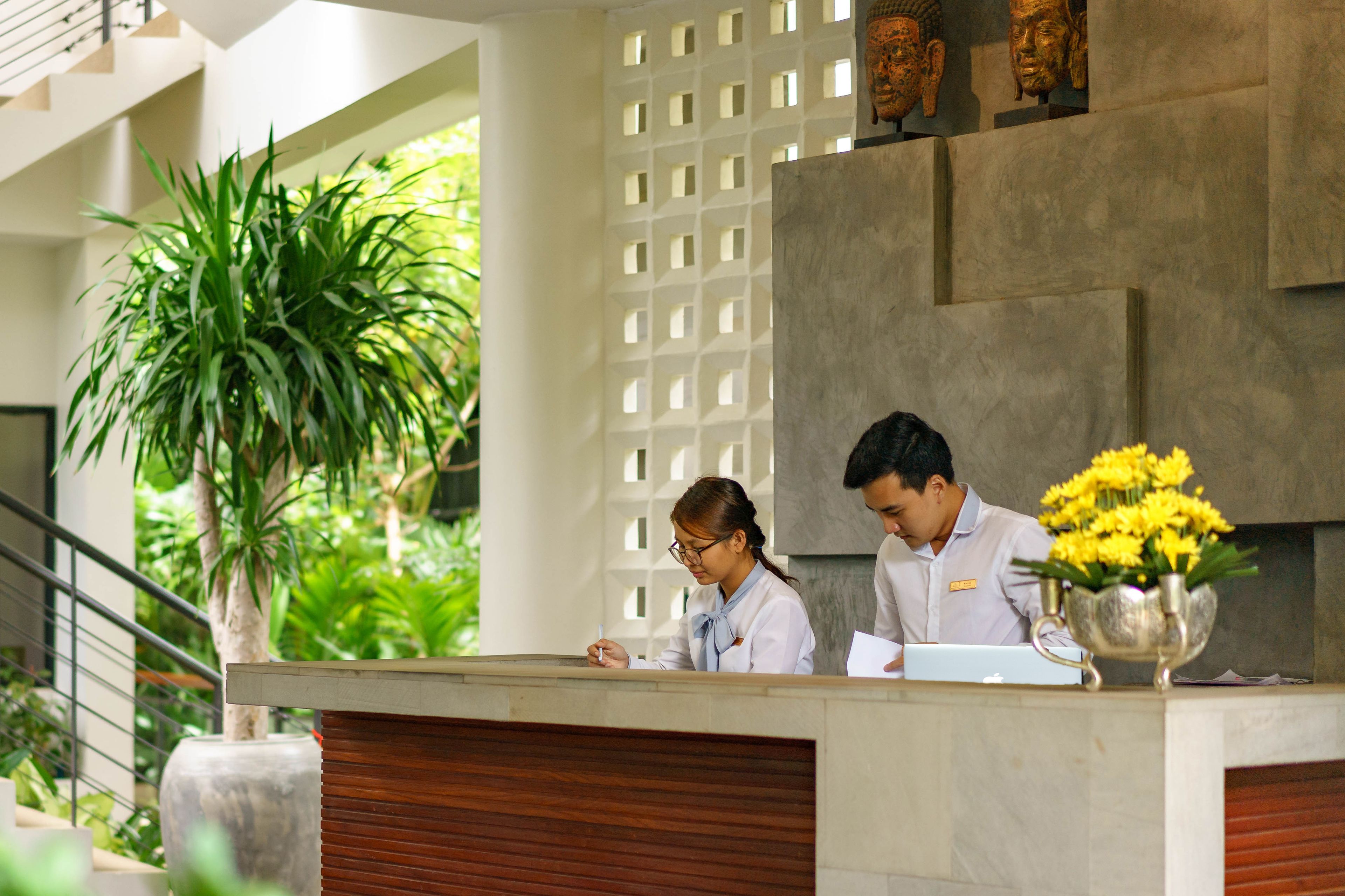concierge desk
