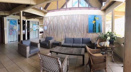 Lobby. Hilo Reeds Bay Hotel