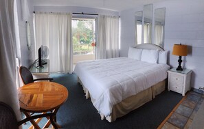 Studio, 1 King Bed, Bay View | Iron/ironing board, bed sheets - Hilo Reeds Bay Hotel (Hilo)