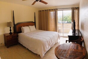 Iron/ironing board, bed sheets