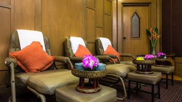 Couples treatment room(s), body treatments, aromatherapy