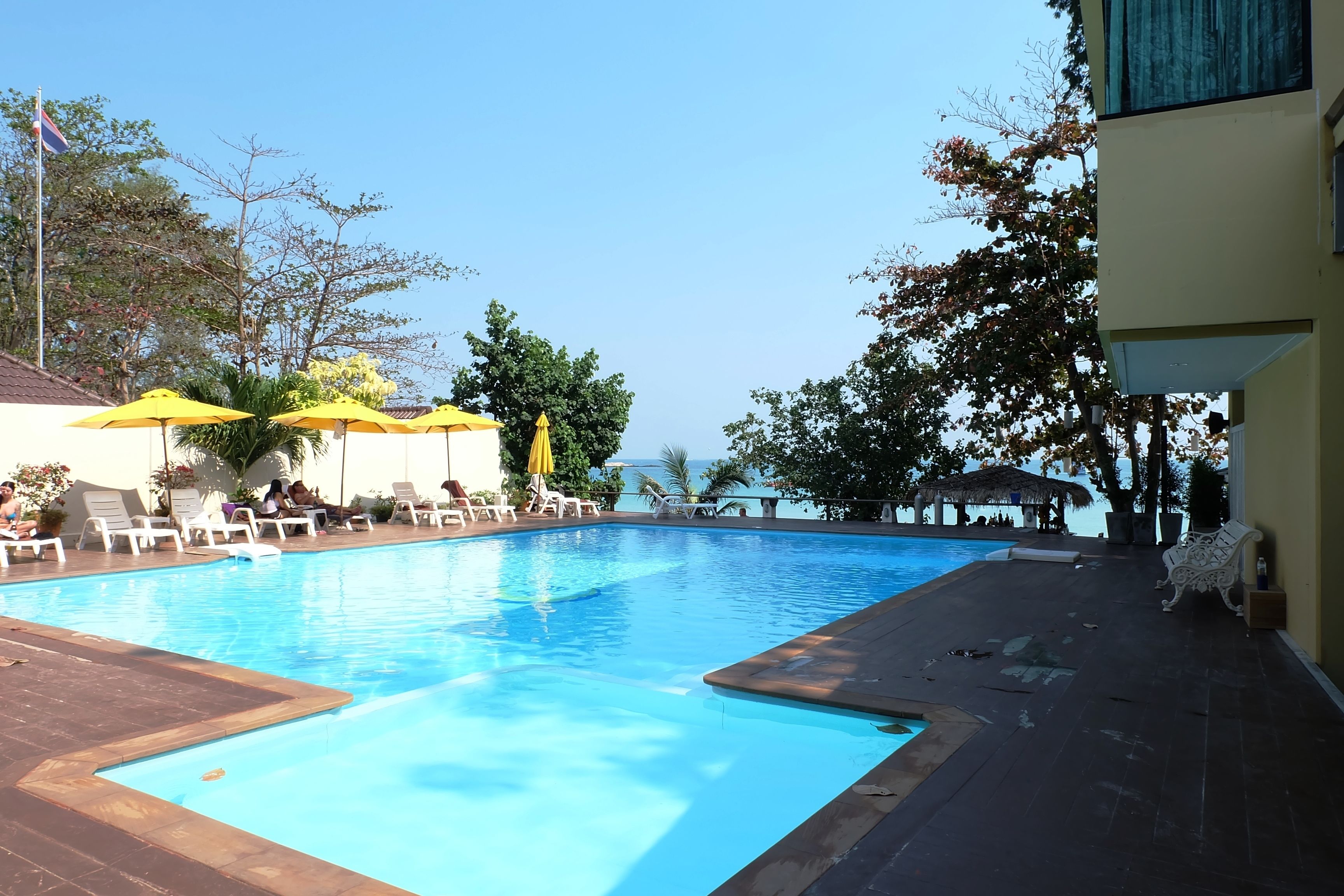 outdoor pool, open 8:30 am to 7:00 pm, pool loungers