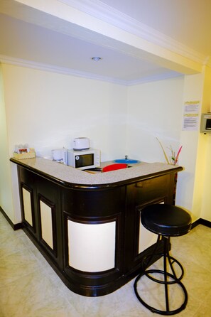 Minibar, in-room safe, desk, iron/ironing board