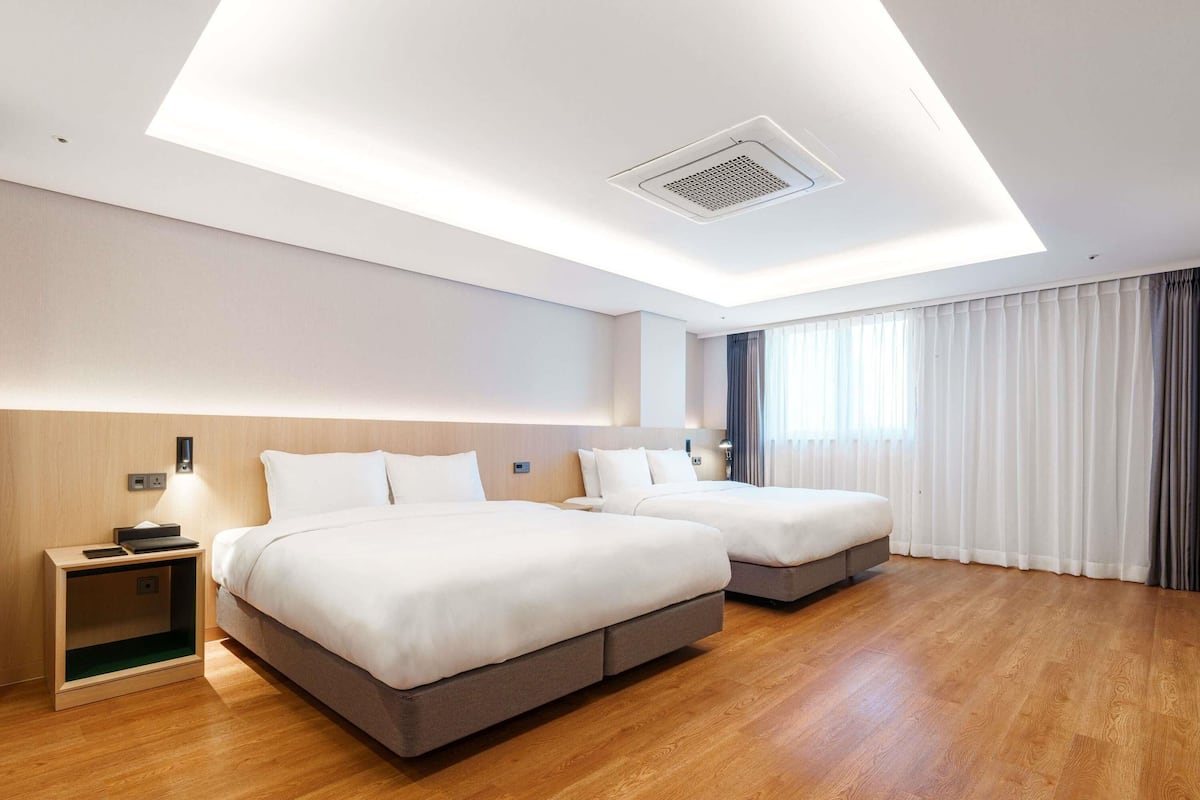 Deluxe Suite, 2 Double Beds