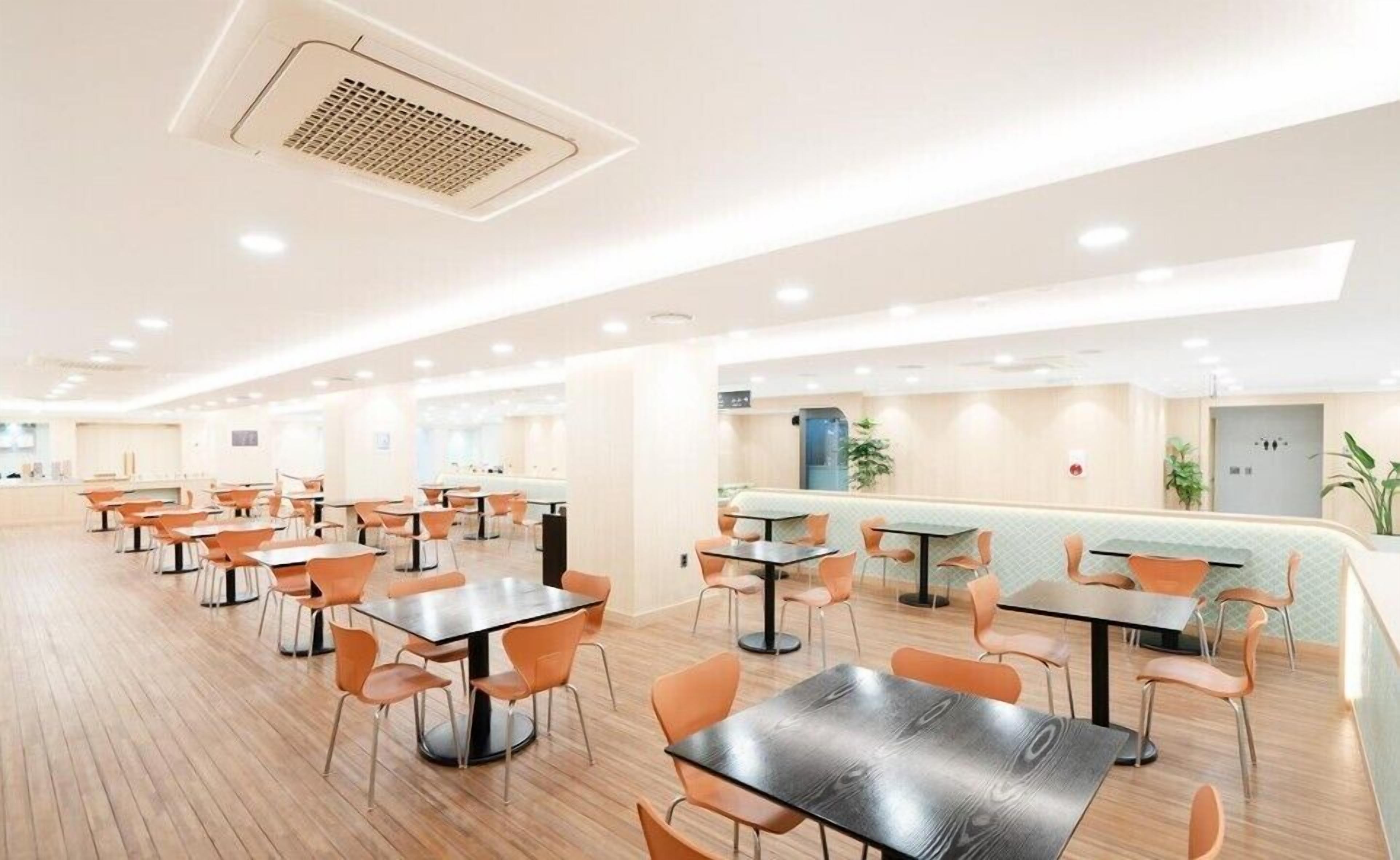 daily buffet breakfast (krw 15000 per person)