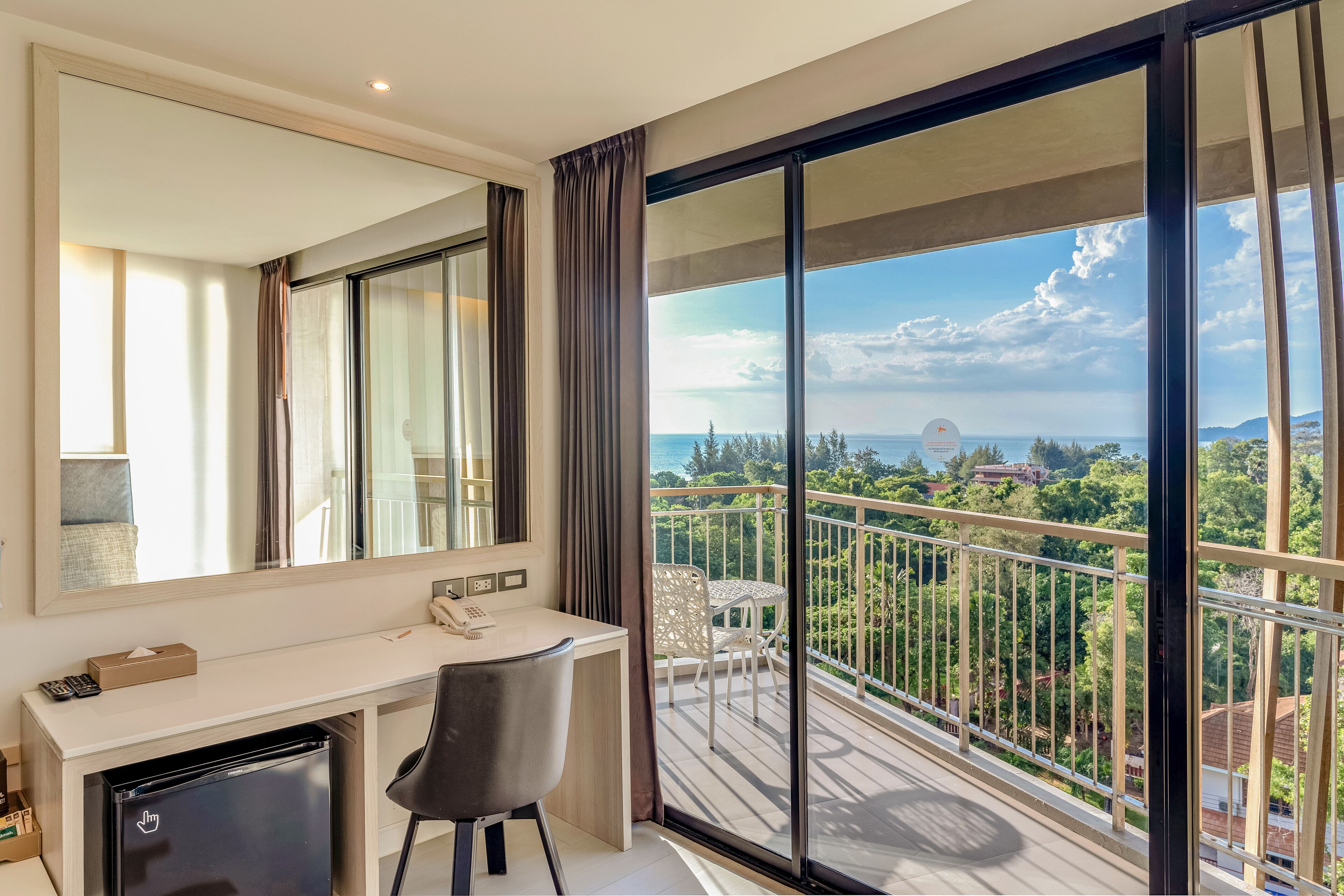 superior high floor | 1 bedroom, desk, free wifi, bed sheets