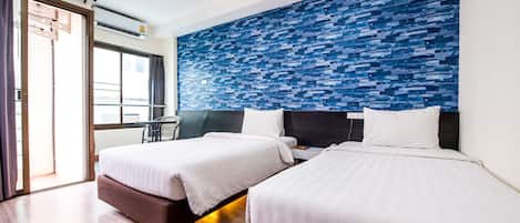 Superior Room | Minibar, in-room safe, desk, blackout drapes