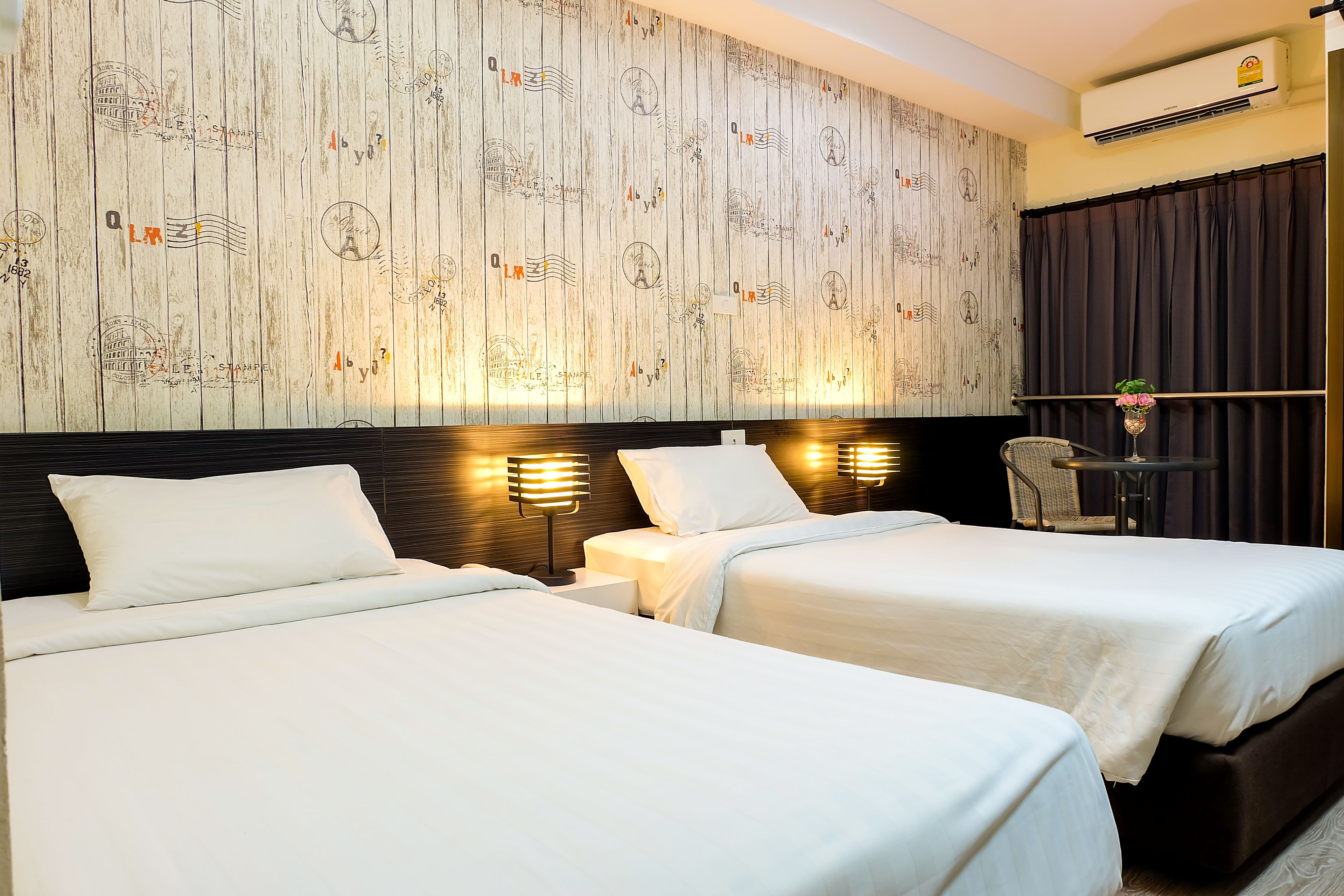 superior room | minibar, in-room safe, desk, blackout curtains