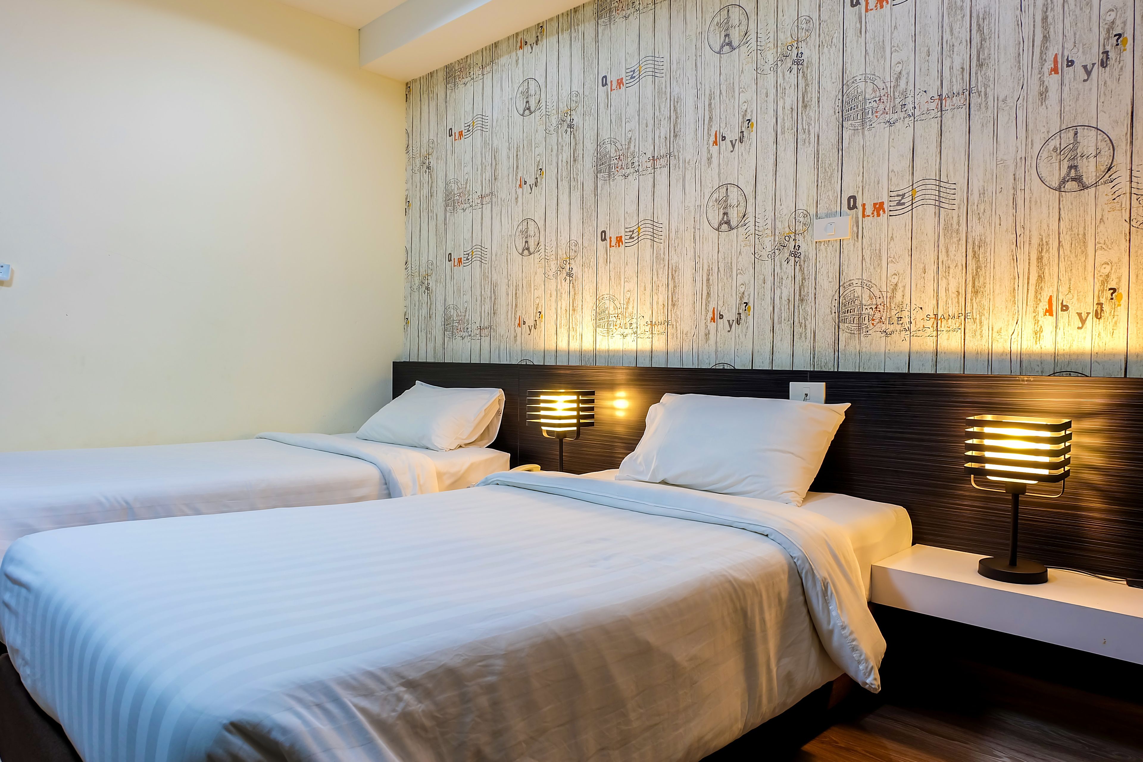 superior room | minibar, in-room safe, desk, blackout curtains