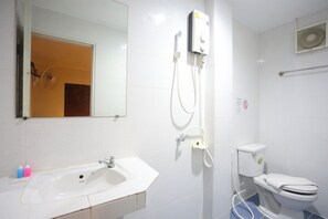 Bathroom - Walking Street Guest House (Pattaya)