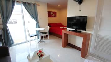 Superior Room Front | In-room safe, desk, laptop workspace, blackout drapes