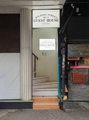 Exterior - Walking Street Guest House (Pattaya)