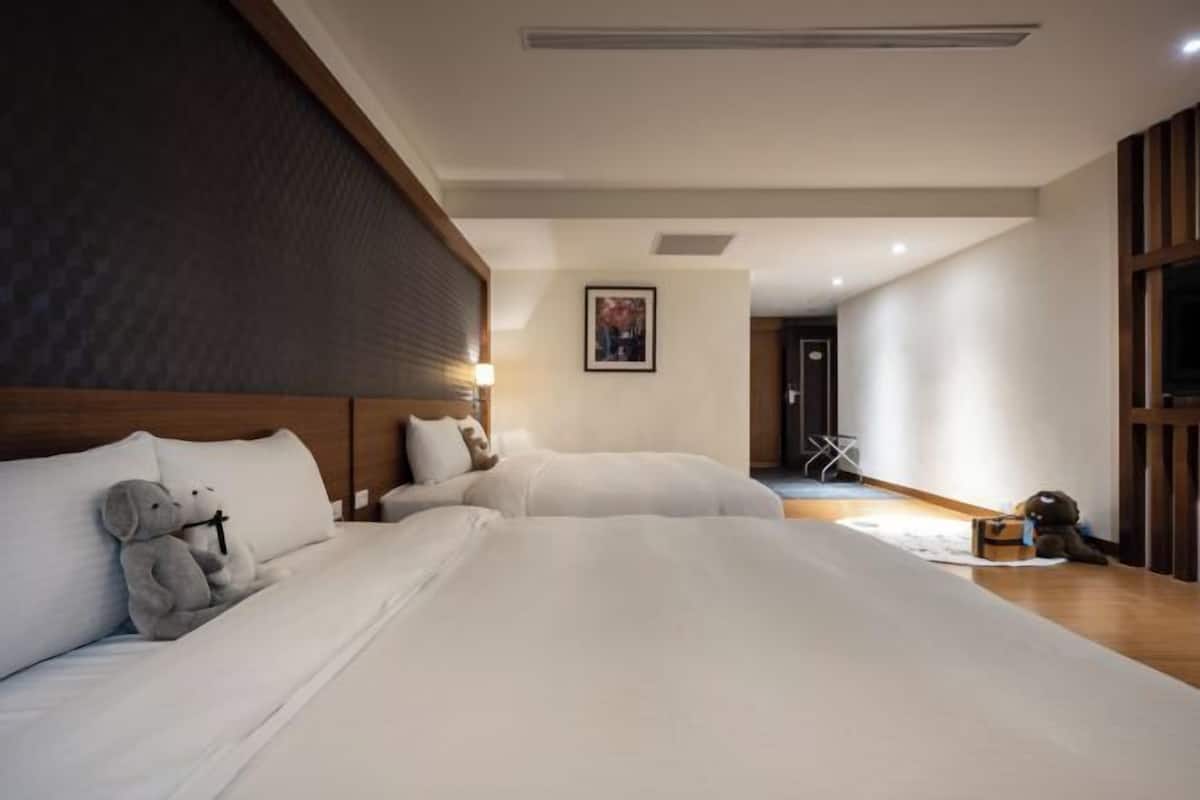 Couette en duvet d'oie, coffres-forts dans les chambres, bureau