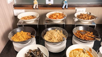 Tägliches Frühstücksbuffet (385 TWD pro Person)