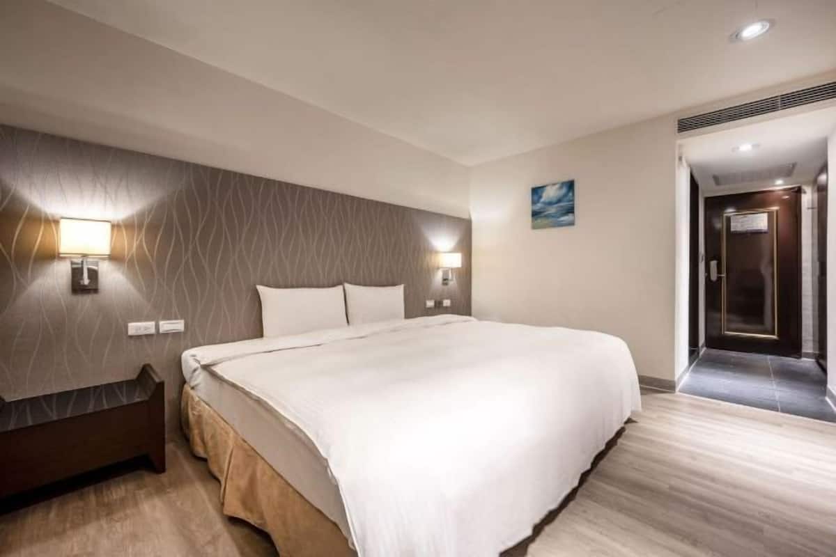 Couette en duvet d'oie, coffres-forts dans les chambres, bureau