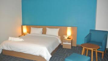 Minibar, Schreibtisch, Zustellbetten, kostenloses WLAN