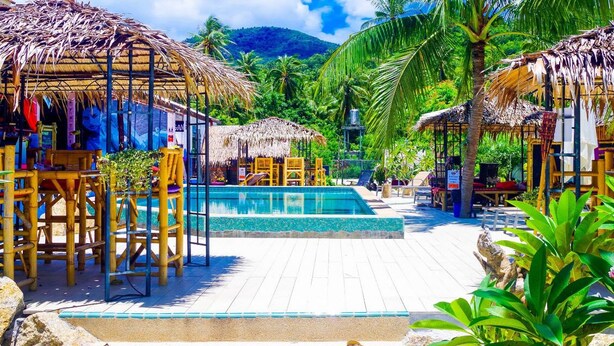 Outdoor pool - Phangan Arena Hostel (Ko Pha-ngan)