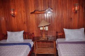 Pengeskab på værelset, skrivebord, ekstra senge (tillægsgebyr)