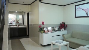 Check-in/check-out kiosk