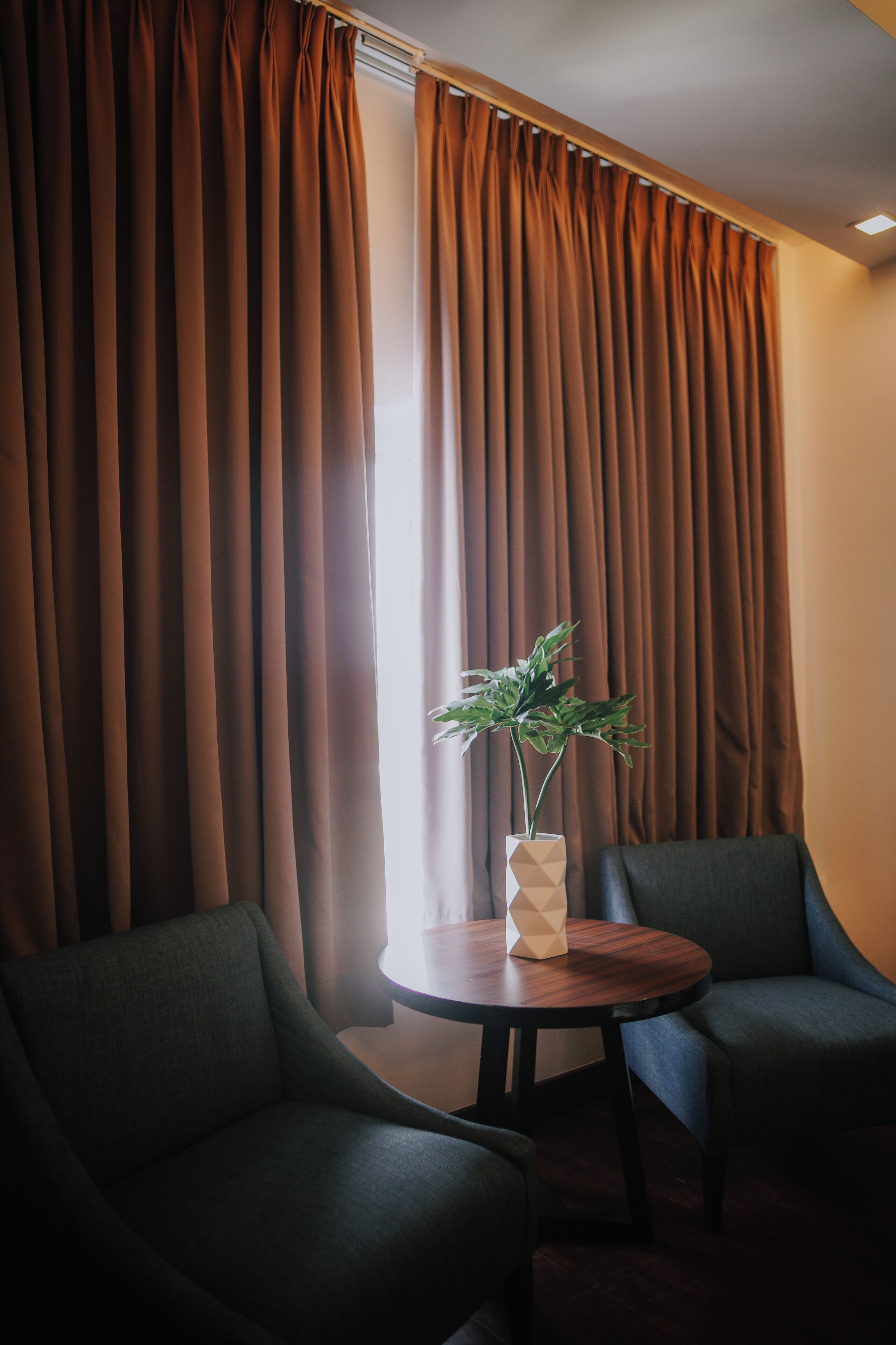 loft suite 1 | living area | led tv